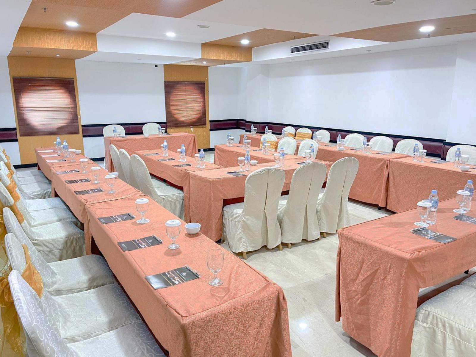 נגויה Pacific Palace Hotel מראה חיצוני תמונה